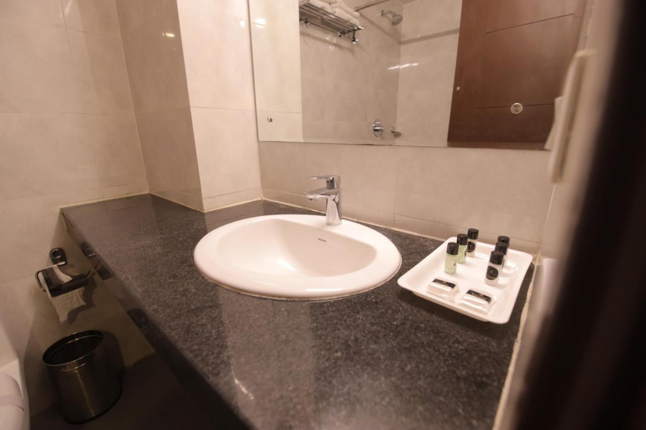 Airport Hotel Bollywood Paradise Νέο Δελχί Εξωτερικό φωτογραφία